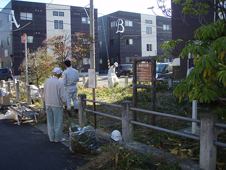 除草作業の様子